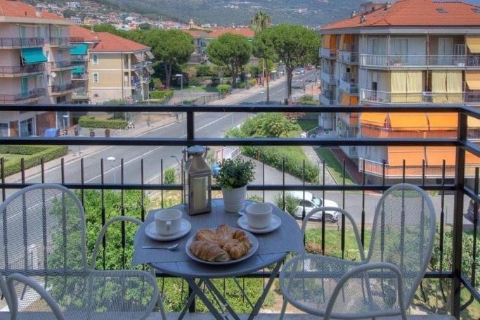 Ferienwohnung Ad Un Passo Da… Pietra Ligure Exterior foto